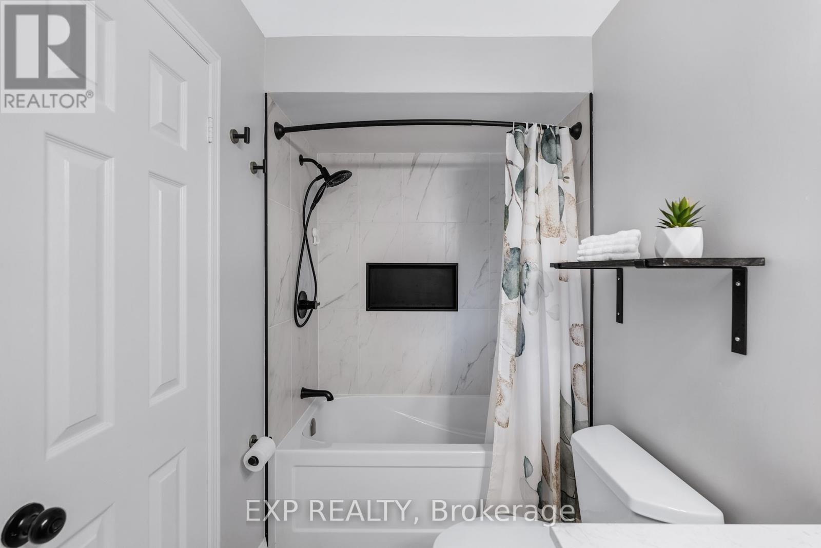 11 Kingsgate Crescent, East Gwillimbury (Mt Albert), Ontario  L0G 1M0 - Photo 18 - N13047238