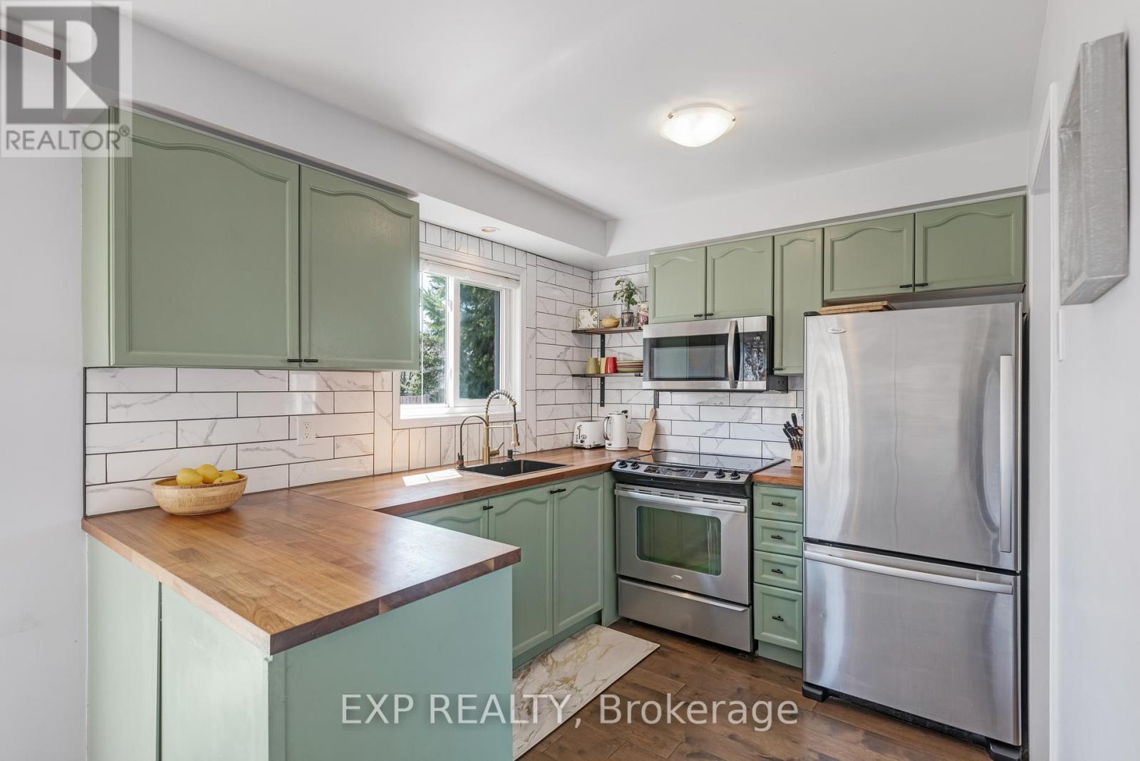 11 Kingsgate Crescent, East Gwillimbury (Mt Albert), Ontario  L0G 1M0 - Photo 5 - N13047238