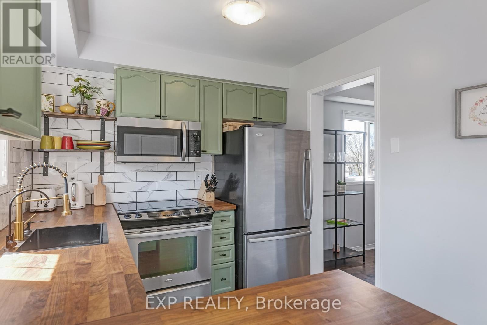 11 Kingsgate Crescent, East Gwillimbury (Mt Albert), Ontario  L0G 1M0 - Photo 6 - N13047238