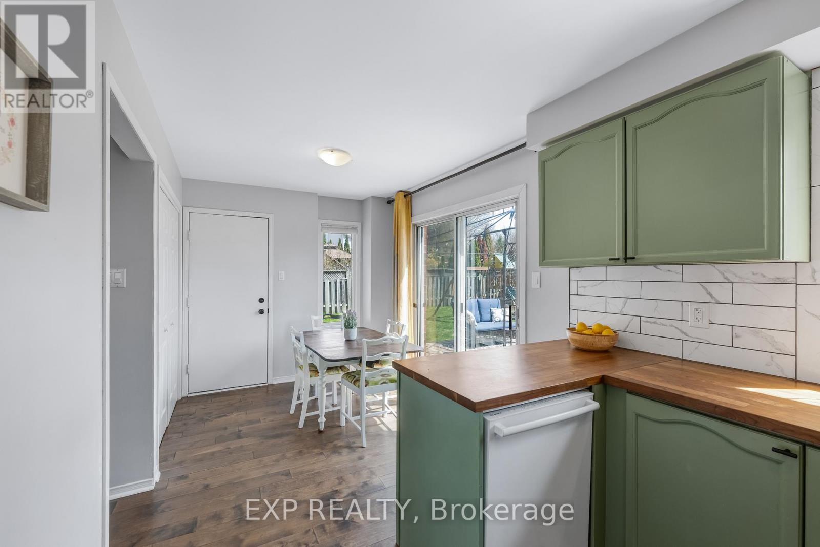 11 Kingsgate Crescent, East Gwillimbury (Mt Albert), Ontario  L0G 1M0 - Photo 8 - N13047238