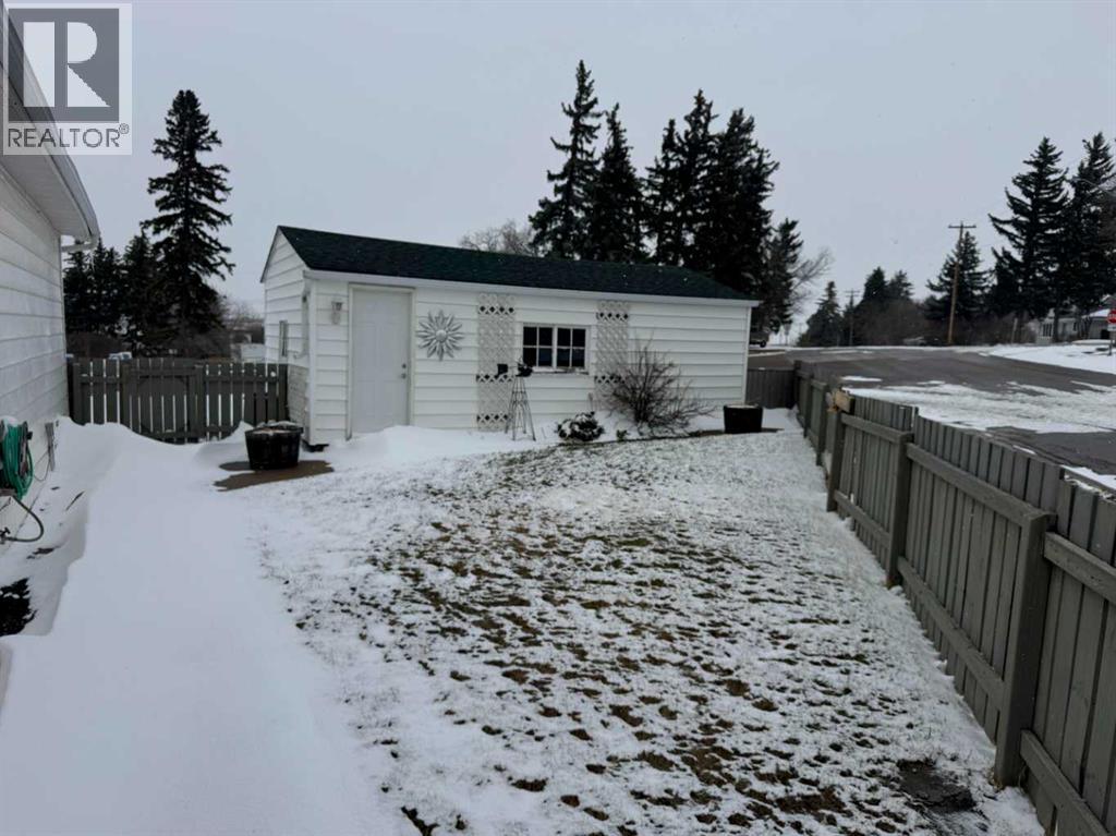 61 Mackenzie Avenue, Hughenden, Alberta  T0B 2E0 - Photo 21 - A2303952