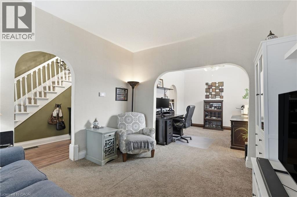 95 East 35th Street, Hamilton, Ontario  L8V 3X9 - Photo 3 - 40812660