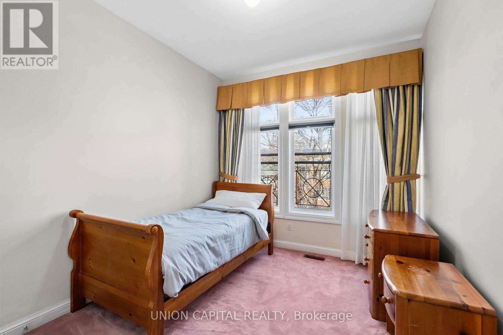 75 Falcon Street, Toronto, Ontario  M4S 2P4 - Photo 13 - C12987168