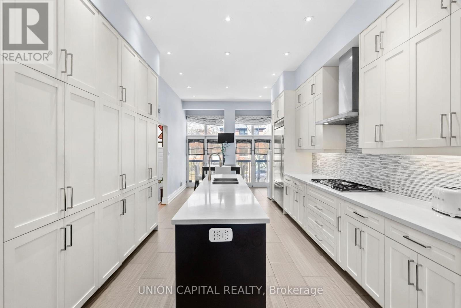 75 Falcon Street, Toronto, Ontario  M4S 2P4 - Photo 6 - C12987168