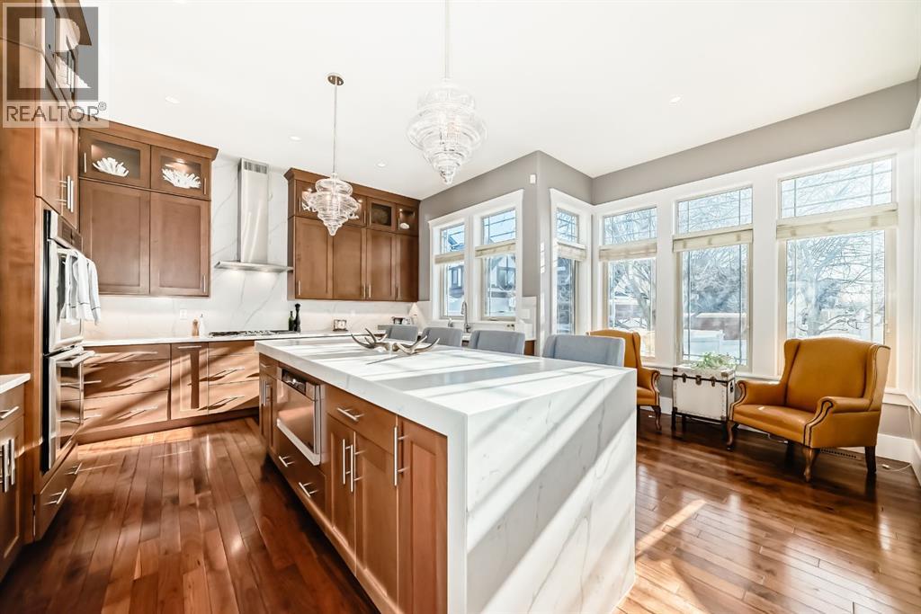 22 Angle Street Sw, Calgary, Alberta  T3E 0V6 - Photo 4 - A2302006