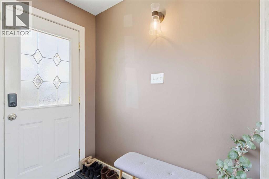 14767 Deer Ridge Drive SE, Calgary, Alberta  T2J 6A9 - Photo 3 - A2304551