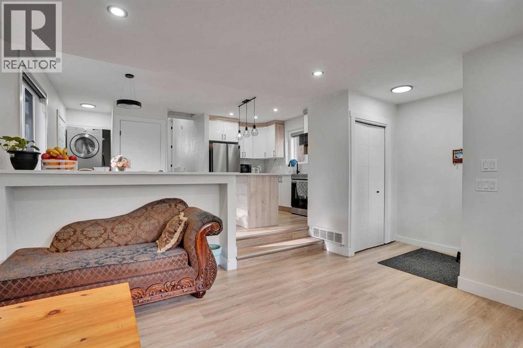 51 Taraglen Road NE, Calgary, Alberta  t3j 2n8 - Photo 9 - A2304660