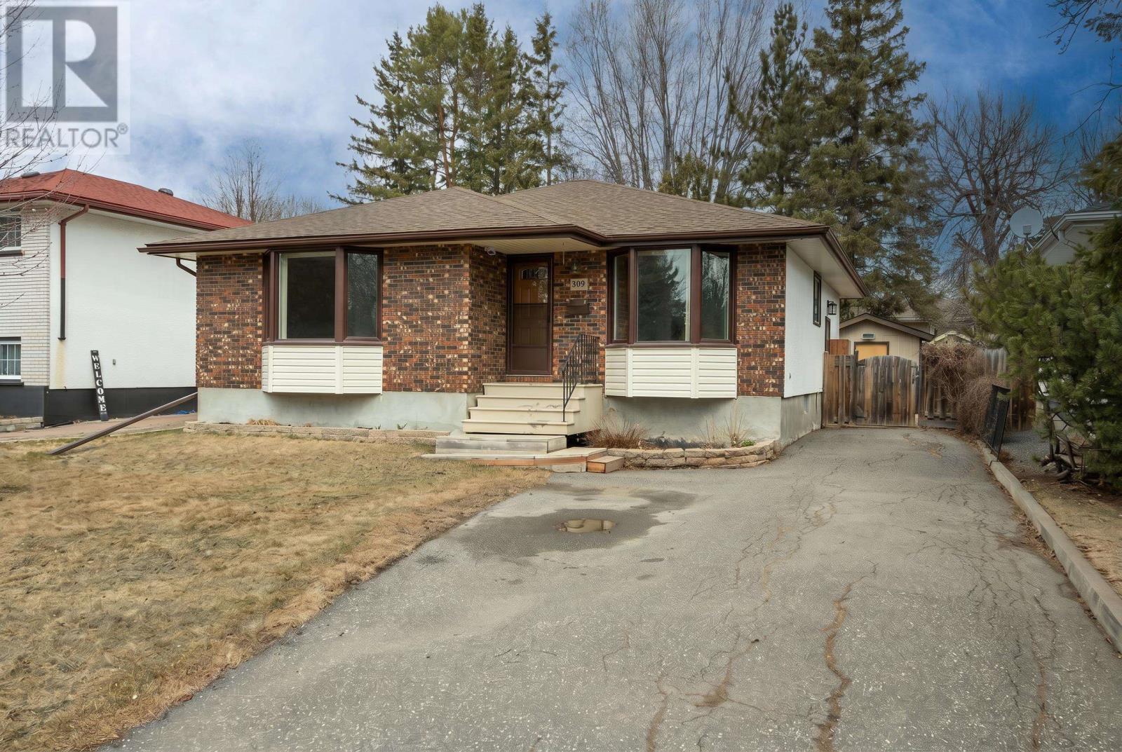 509 Dalhousie DR, Thunder Bay, Ontario