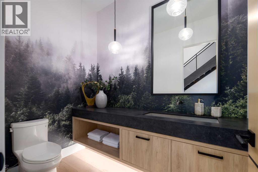 105 Silverhorn Ridge, Rural Rocky View County, Alberta  T3R 0X3 - Photo 33 - A2305428