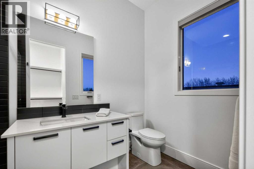 105 Silverhorn Ridge, Rural Rocky View County, Alberta  T3R 0X3 - Photo 38 - A2305428