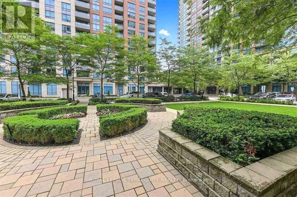 657 - 25 Viking Lane, Toronto, Ontario  M9B 0A1 - Photo 2 - W13047204