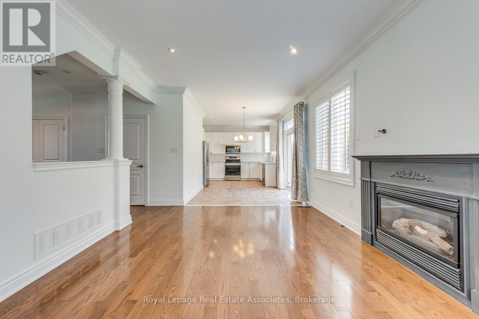 3349 Springflower Way, Oakville, Ontario  L6L 6V6 - Photo 10 - W13047206