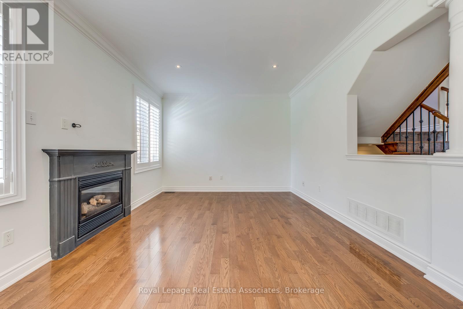 3349 Springflower Way, Oakville, Ontario  L6L 6V6 - Photo 11 - W13047206