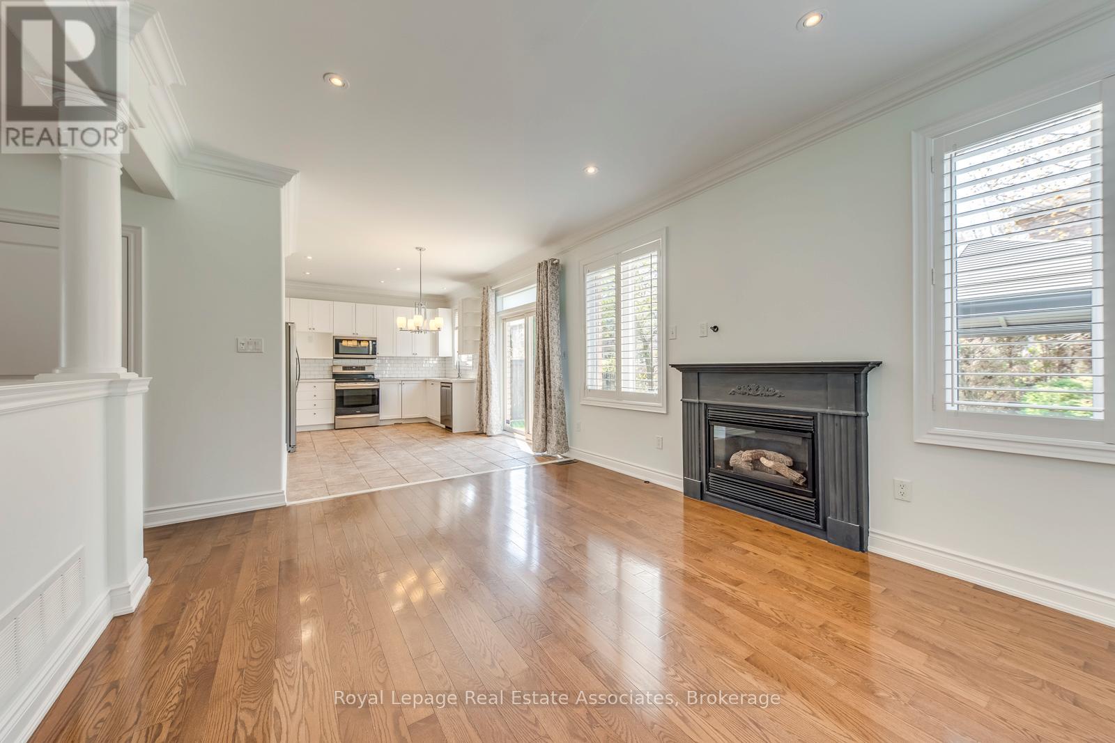 3349 Springflower Way, Oakville, Ontario  L6L 6V6 - Photo 12 - W13047206