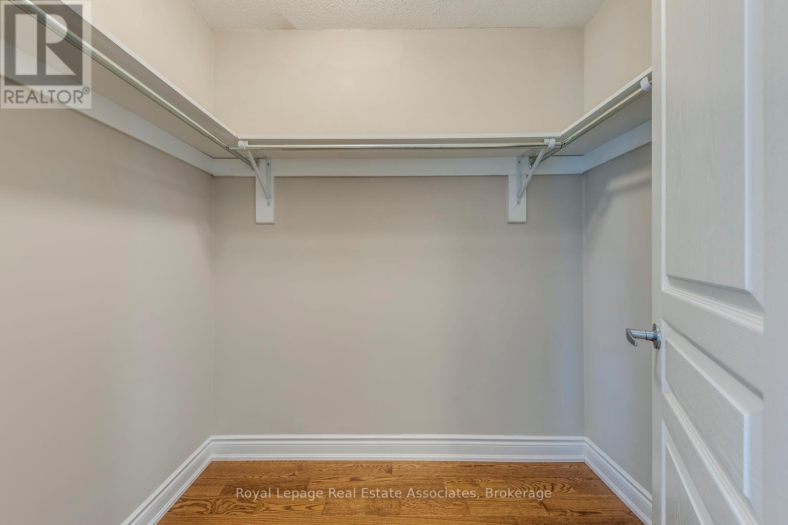 3349 Springflower Way, Oakville, Ontario  L6L 6V6 - Photo 23 - W13047206