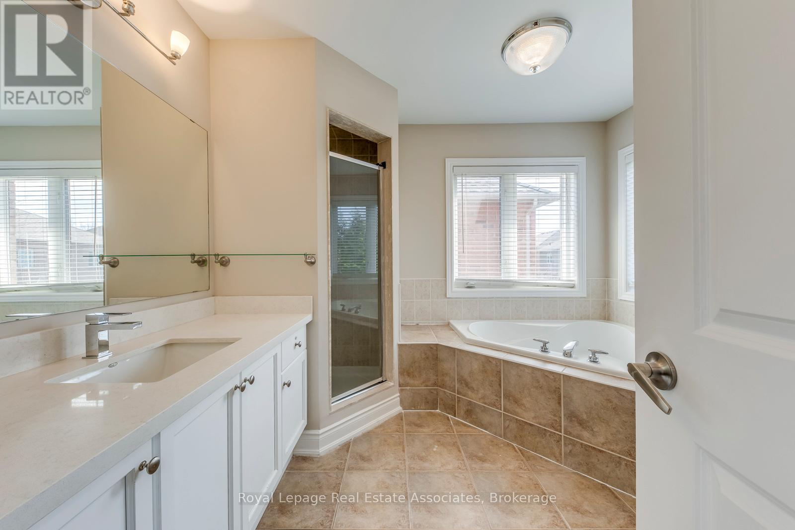 3349 Springflower Way, Oakville, Ontario  L6L 6V6 - Photo 24 - W13047206