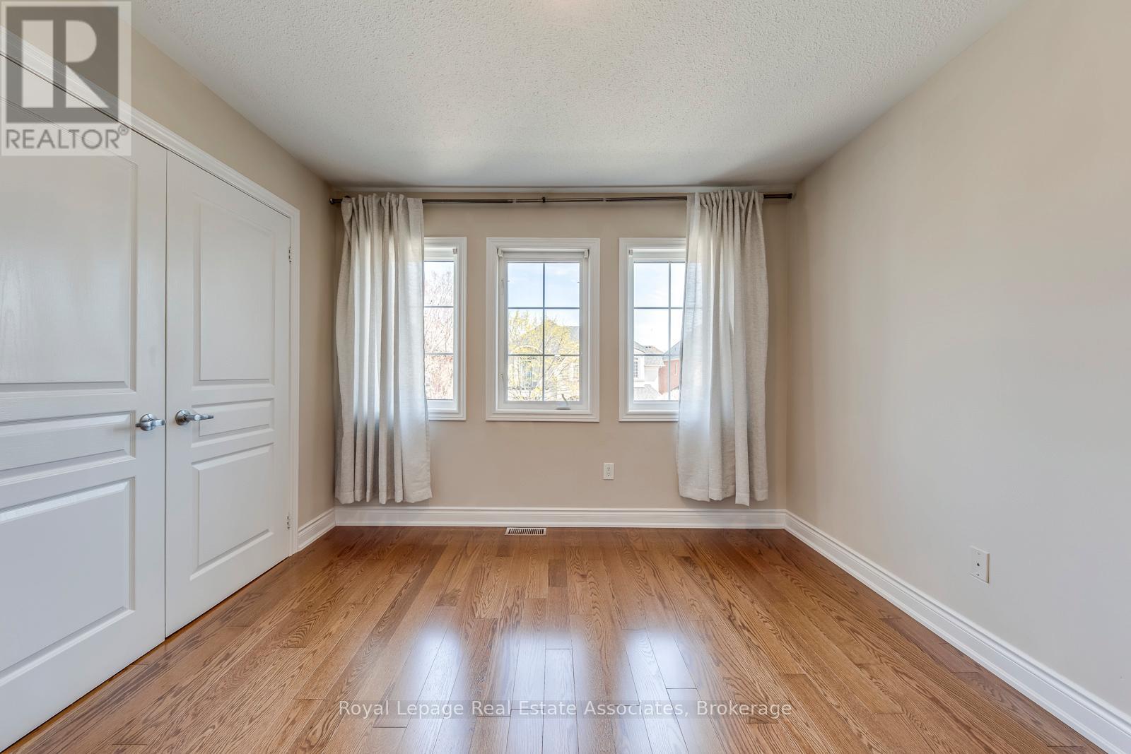 3349 Springflower Way, Oakville, Ontario  L6L 6V6 - Photo 27 - W13047206