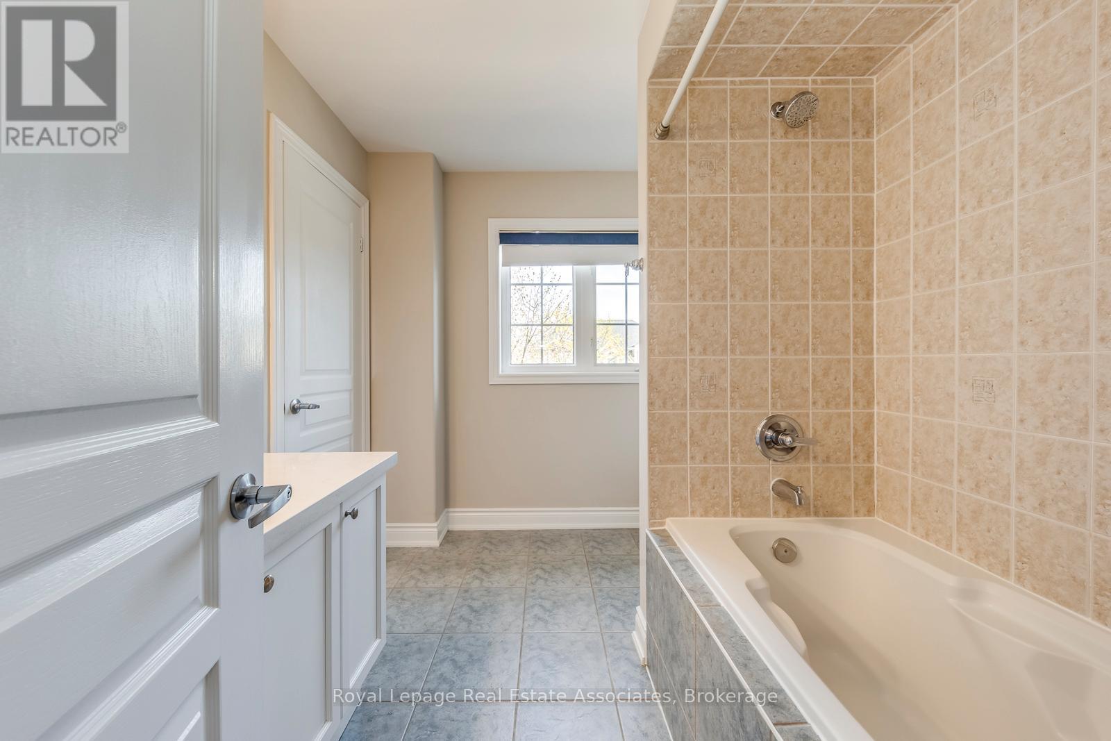 3349 Springflower Way, Oakville, Ontario  L6L 6V6 - Photo 29 - W13047206