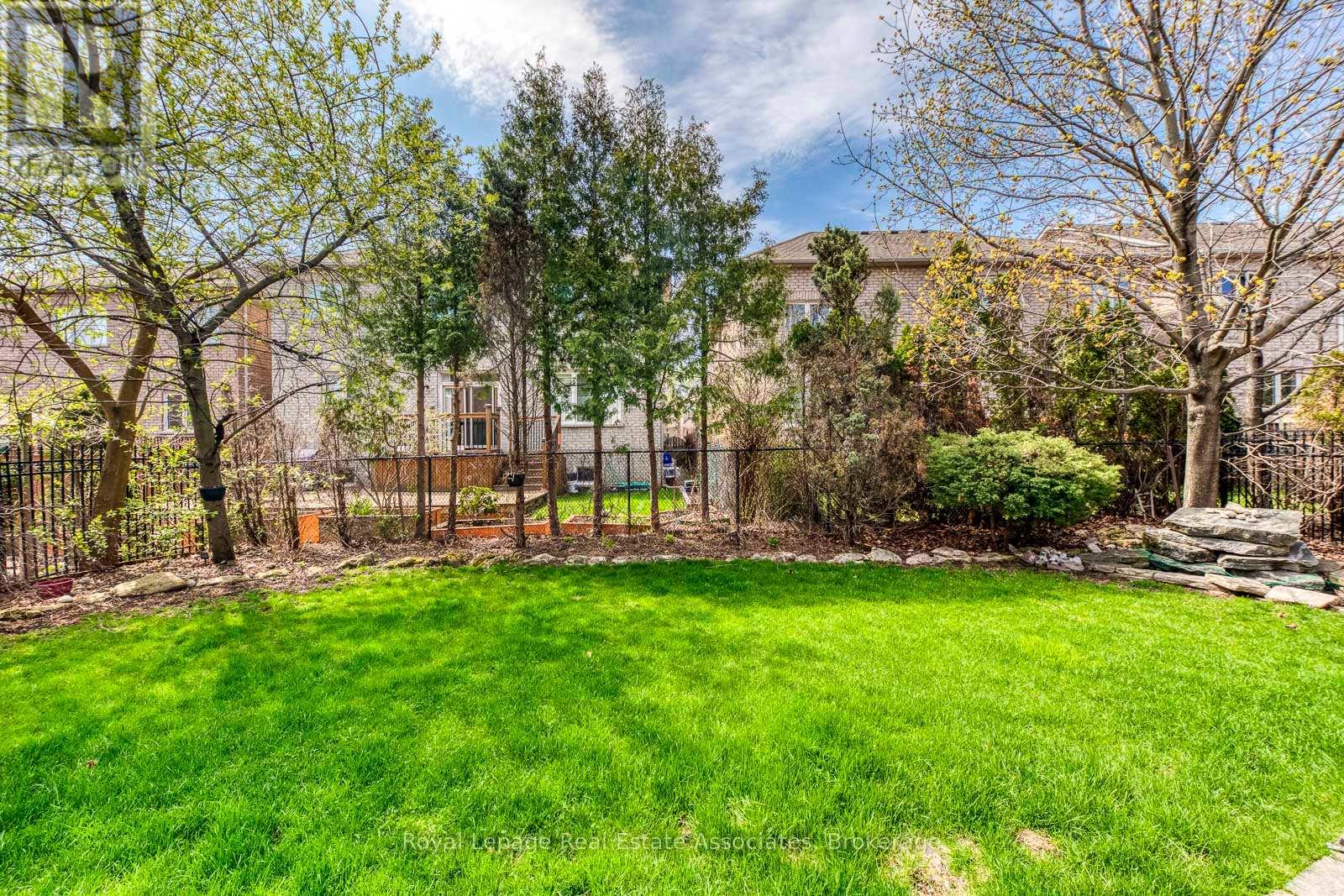 3349 Springflower Way, Oakville, Ontario  L6L 6V6 - Photo 40 - W13047206