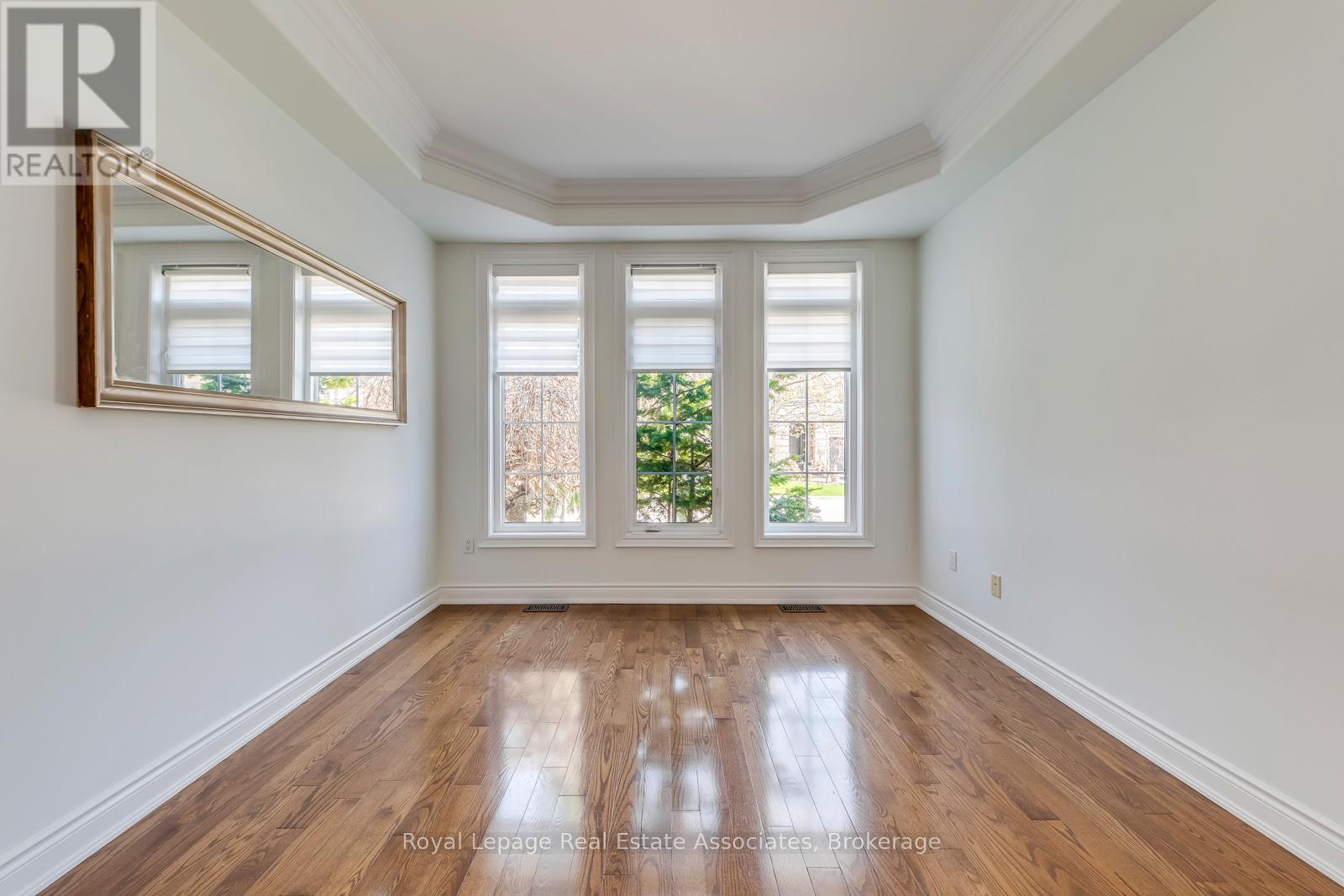 3349 Springflower Way, Oakville, Ontario  L6L 6V6 - Photo 5 - W13047206