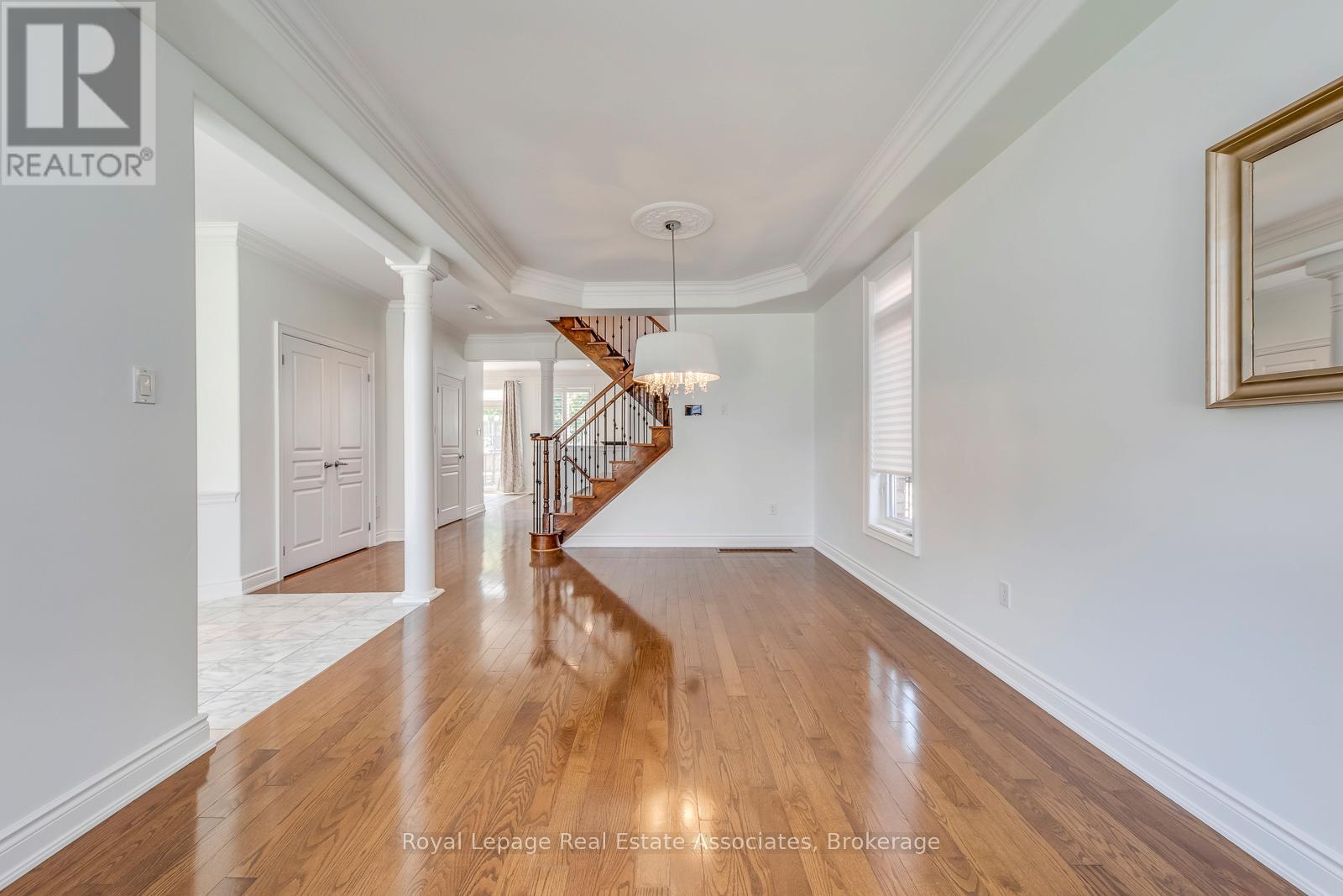 3349 Springflower Way, Oakville, Ontario  L6L 6V6 - Photo 6 - W13047206