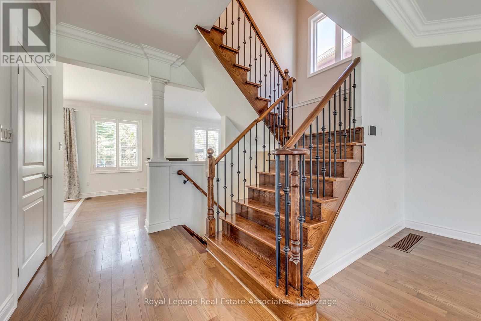 3349 Springflower Way, Oakville, Ontario  L6L 6V6 - Photo 8 - W13047206