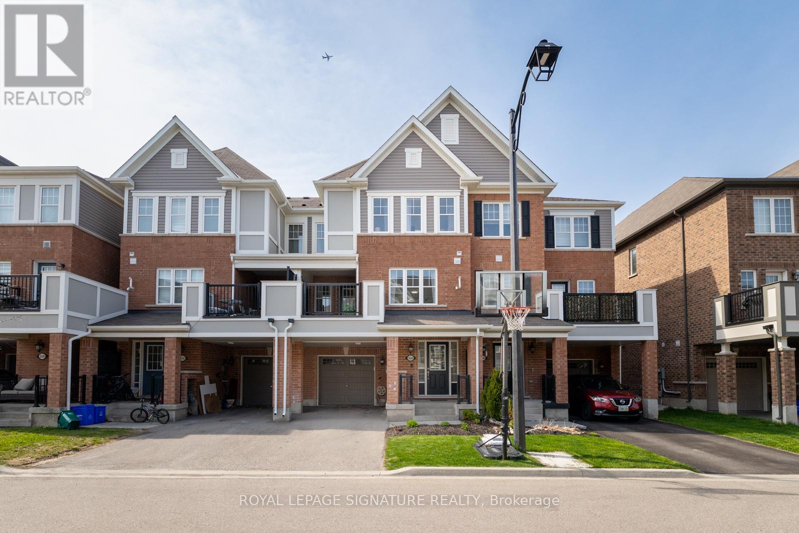 554 Buckeye Court, Milton, Ontario  L9E 1M2 - Photo 2 - W13047246