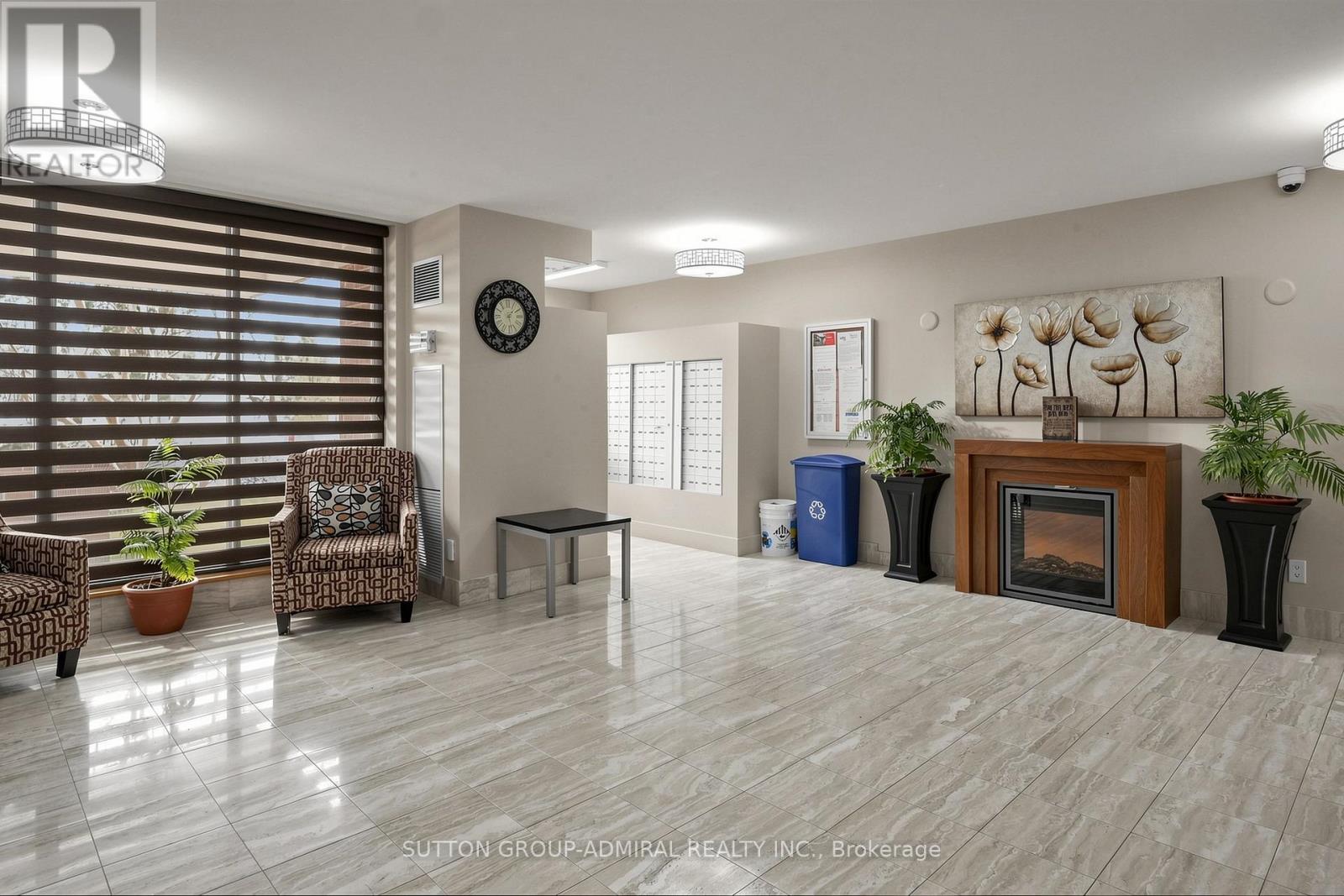 910 - 3 Lisa Street, Brampton, Ontario  L6T 4A2 - Photo 4 - W13047298