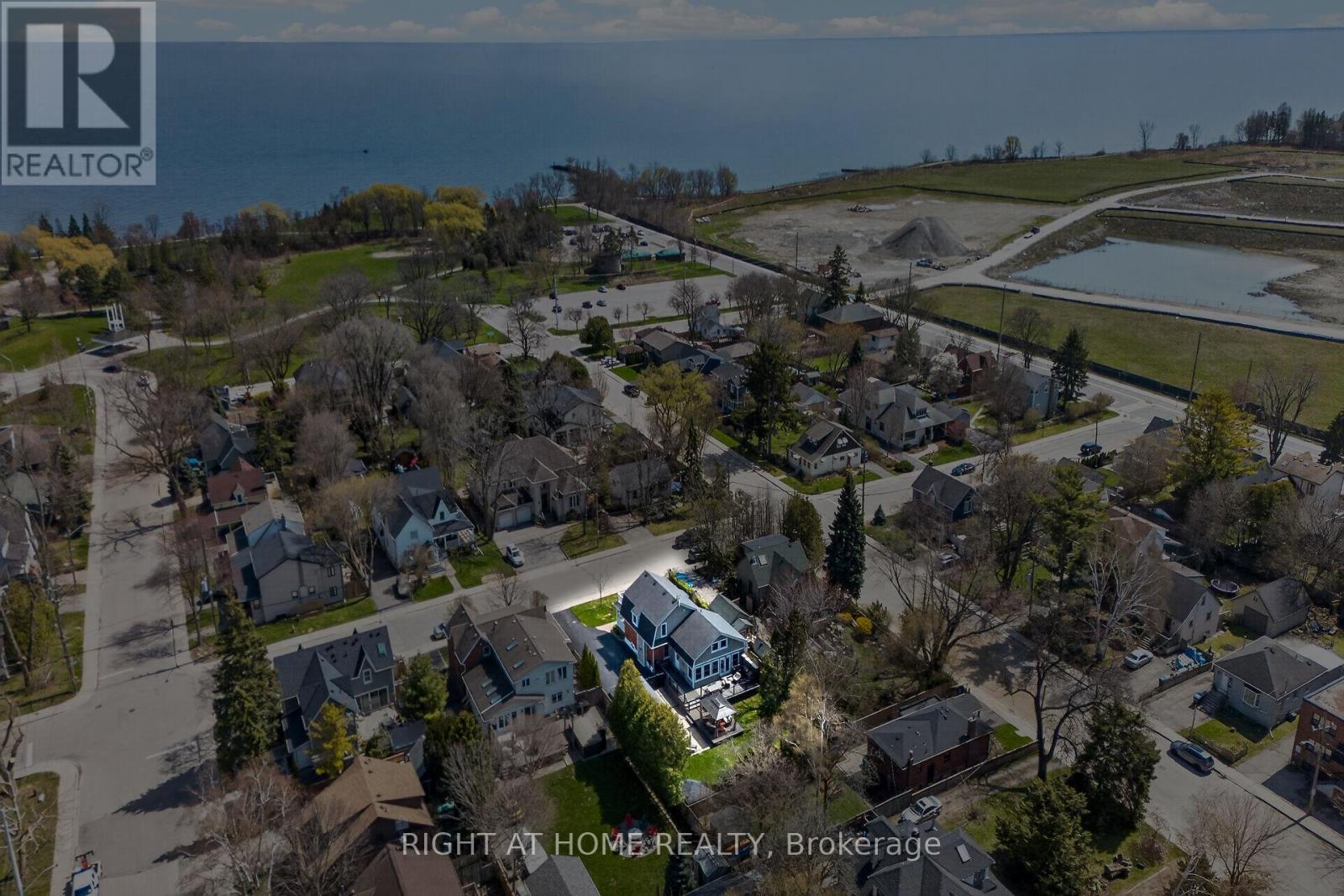 46 Bay Street, Mississauga, Ontario  L5H 1C3 - Photo 2 - W13047330