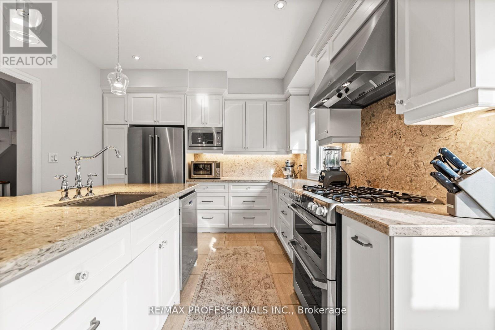 13 Compass Way, Mississauga, Ontario  L5G 4T8 - Photo 17 - W13047344