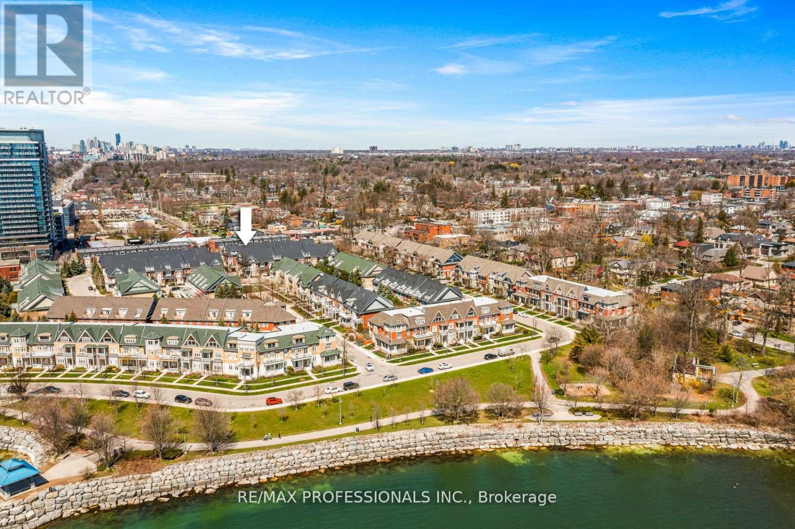 13 Compass Way, Mississauga, Ontario  L5G 4T8 - Photo 2 - W13047344