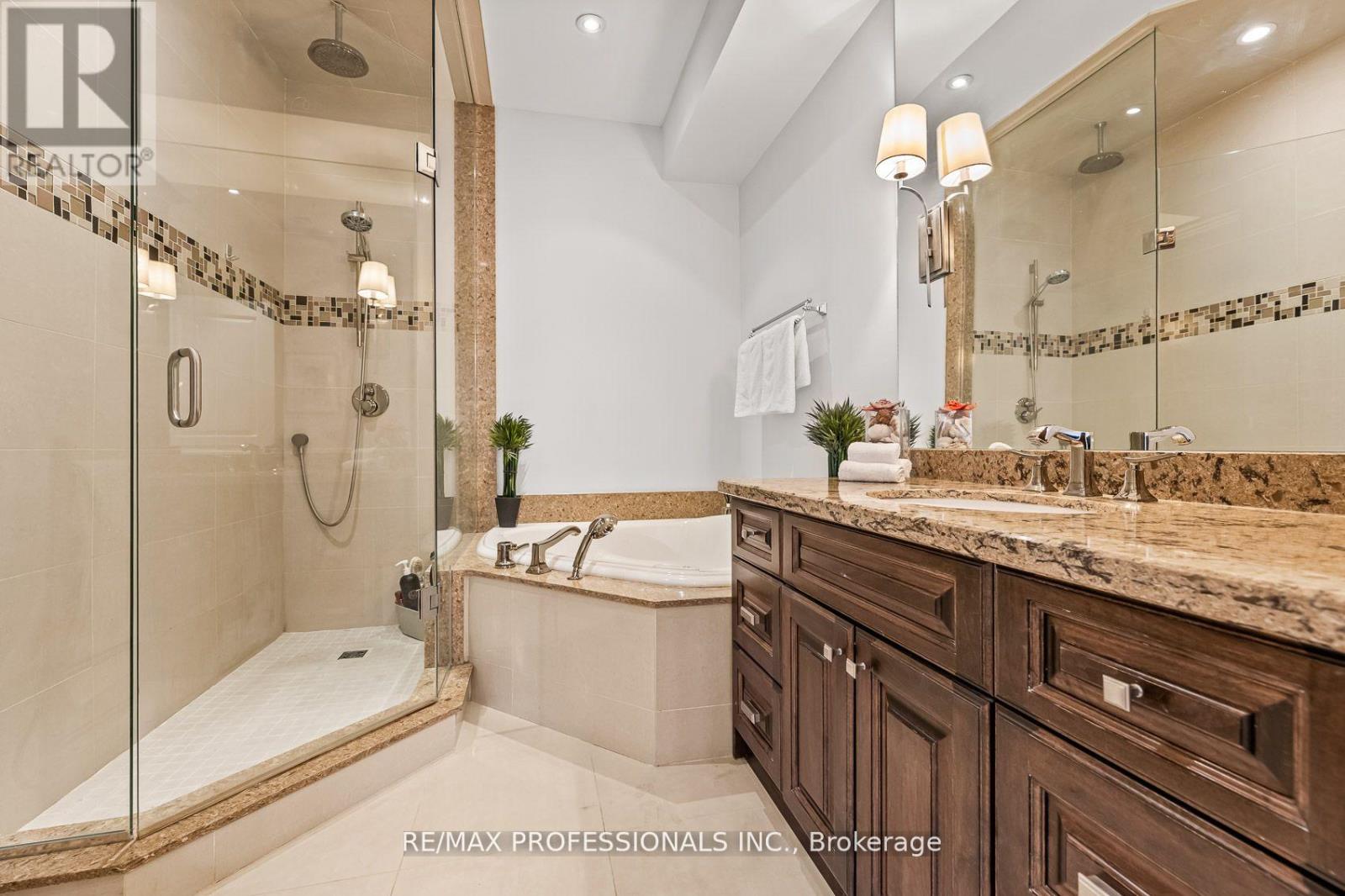 13 Compass Way, Mississauga, Ontario  L5G 4T8 - Photo 30 - W13047344