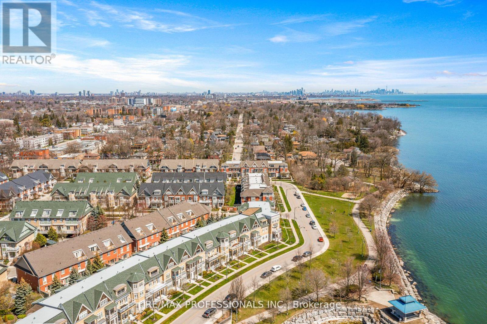 13 Compass Way, Mississauga, Ontario  L5G 4T8 - Photo 4 - W13047344