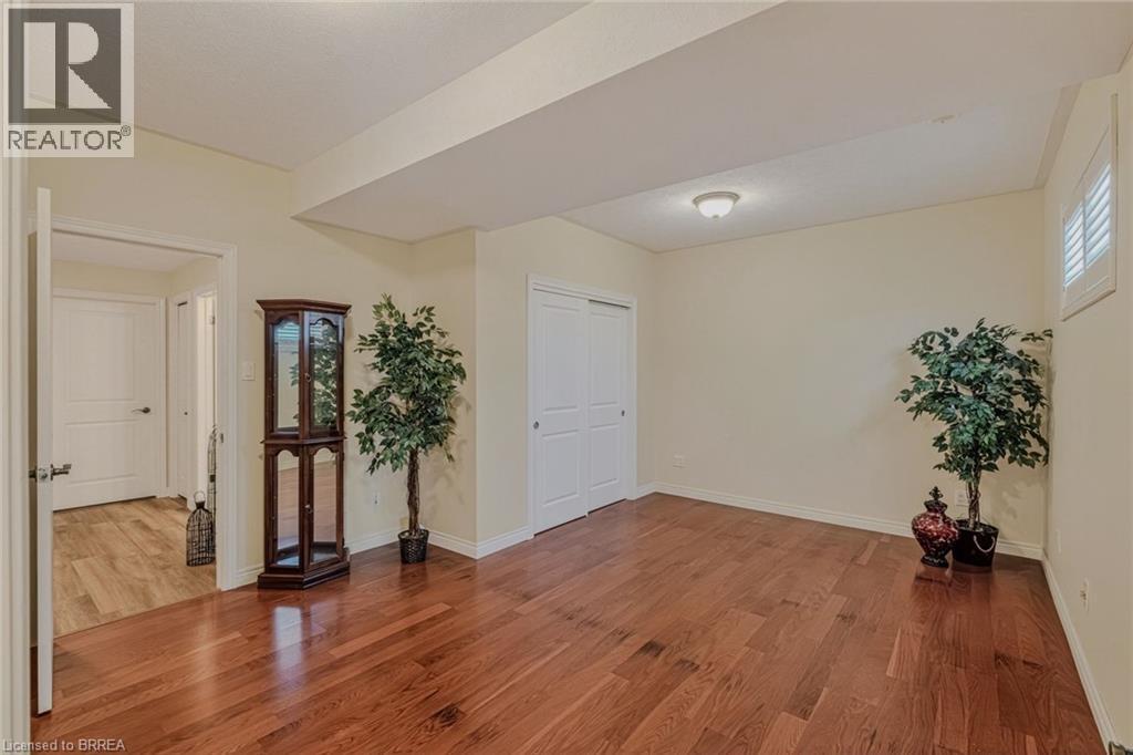 9 Rue Chateaux Terrace, Brantford, Ontario  N3T 6N7 - Photo 39 - 40820168