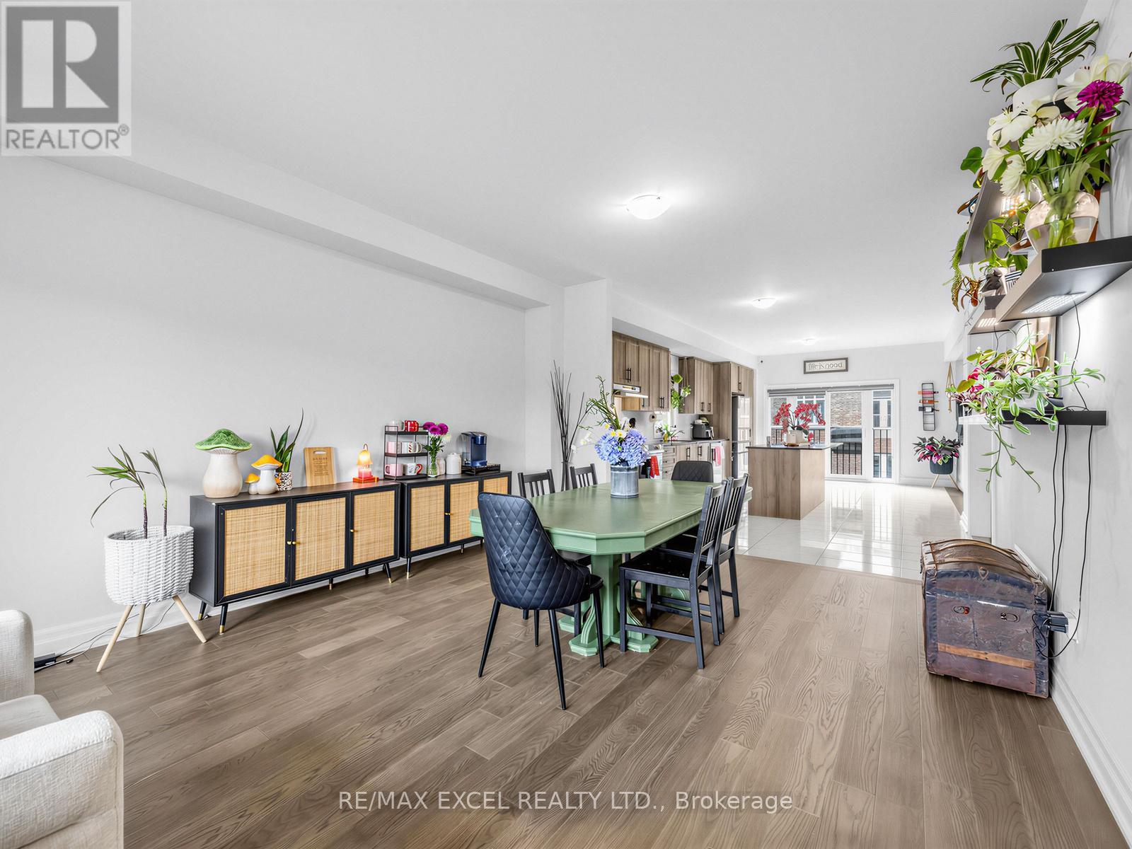 1454 Stovell Crescent, Innisfil, Ontario  L0L 1W0 - Photo 4 - N13042578