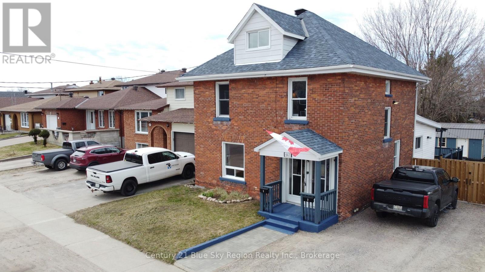 647 DOUGLAS STREET, North Bay, Ontario