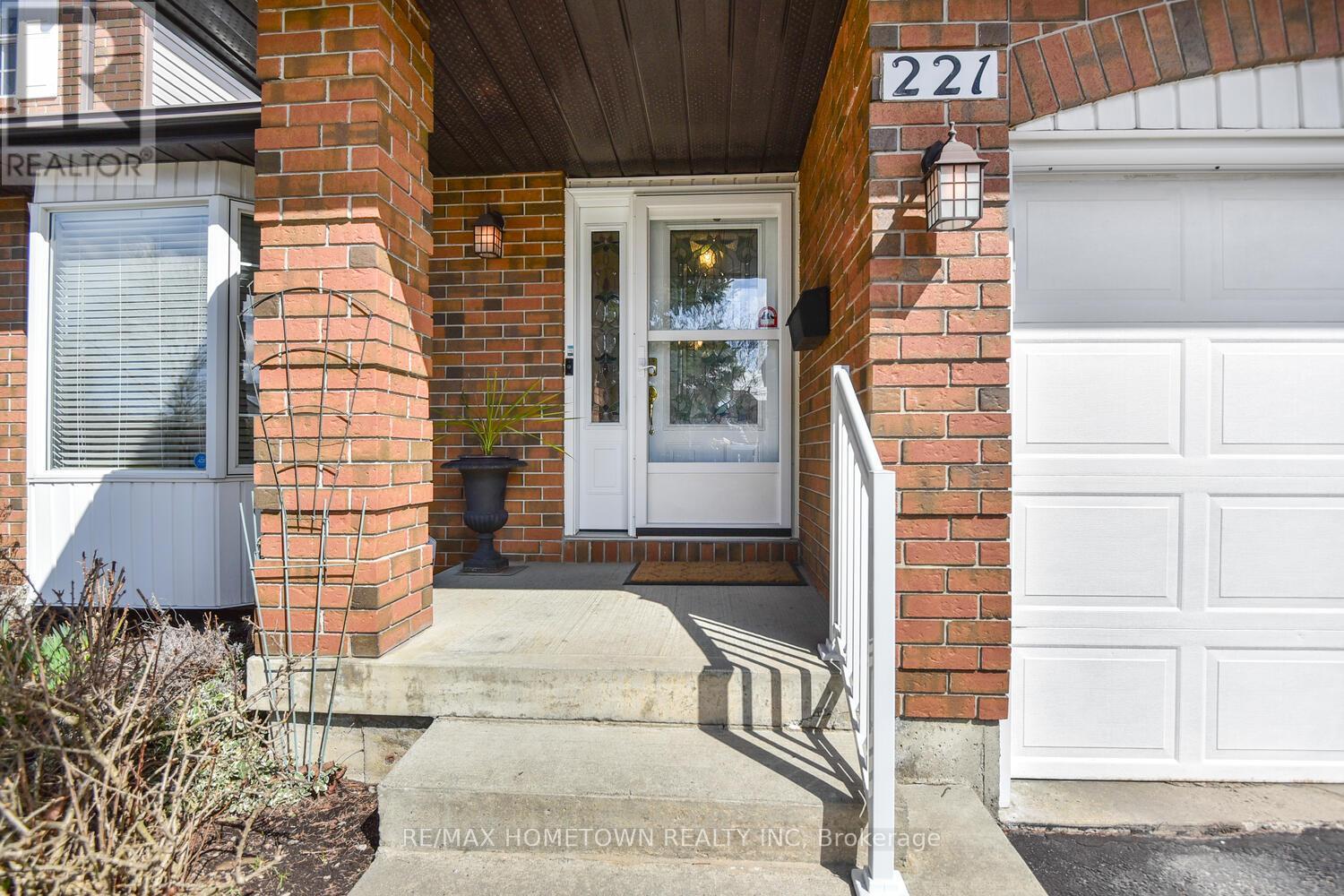 221 Beley Street, Brockville, Ontario  K6V 7J7 - Photo 3 - X13047482