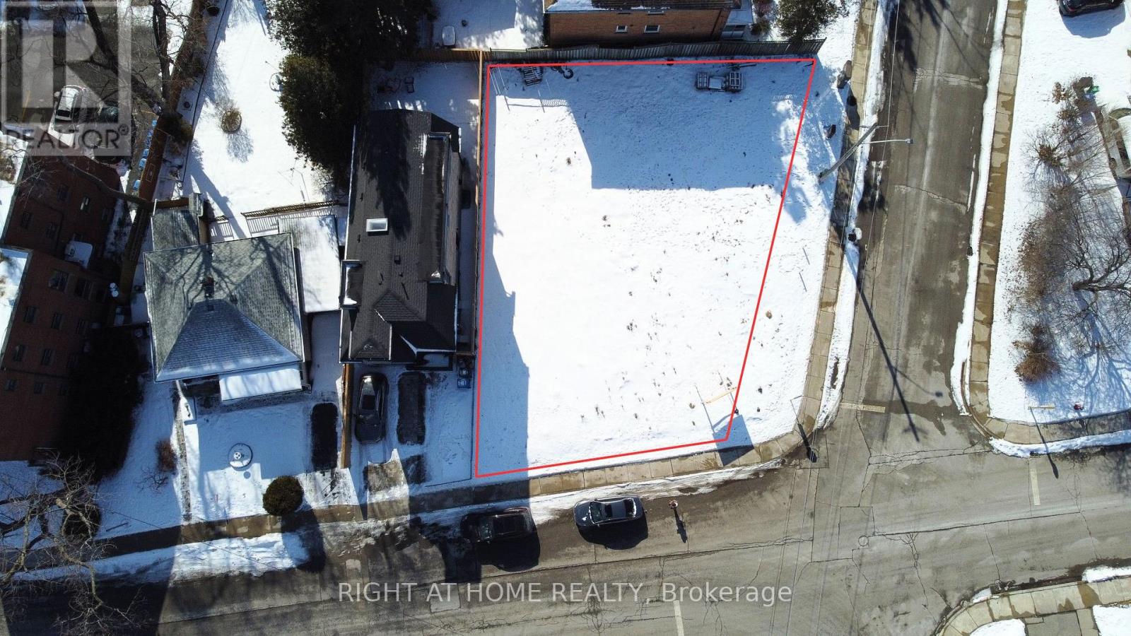 10 B And C Benson Avenue, Mississauga, Ontario  L5H 2P2 - Photo 4 - W12825442