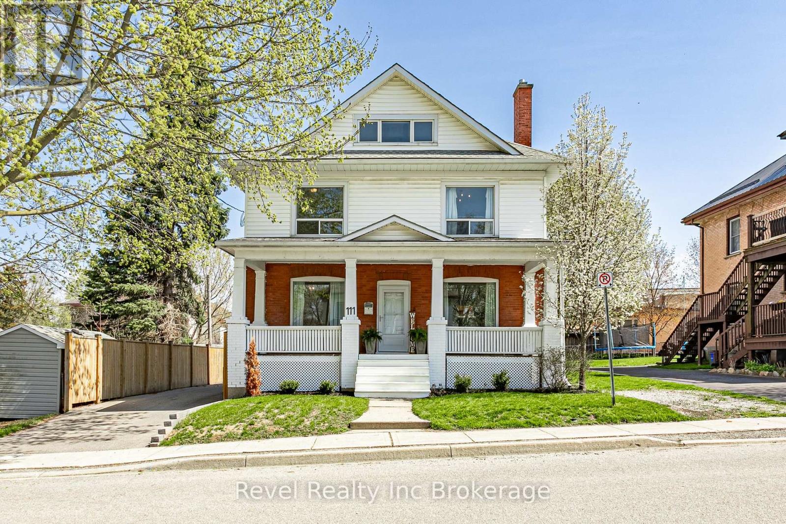 111 Albert Street, Ingersoll, Ontario  N5C 2Y2 - Photo 2 - X13047534