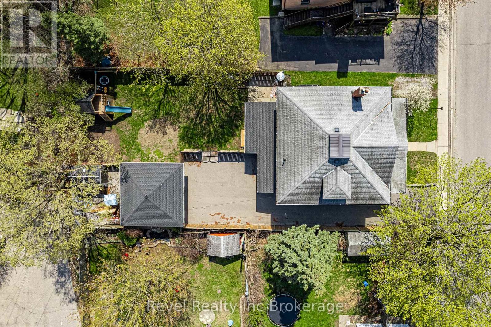 111 Albert Street, Ingersoll, Ontario  N5C 2Y2 - Photo 3 - X13047534