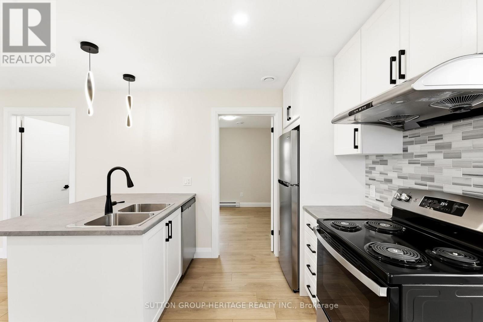 Upper - 164 Dixon Drive, Quinte West, Ontario  K8V 1X2 - Photo 14 - X13047312