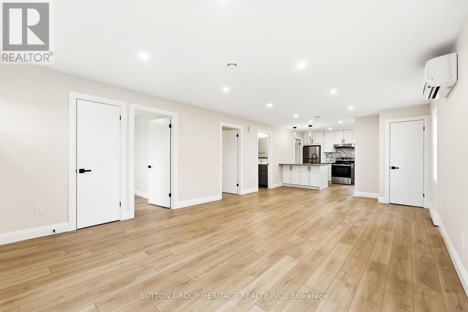 Upper - 164 Dixon Drive, Quinte West, Ontario  K8V 1X2 - Photo 7 - X13047312