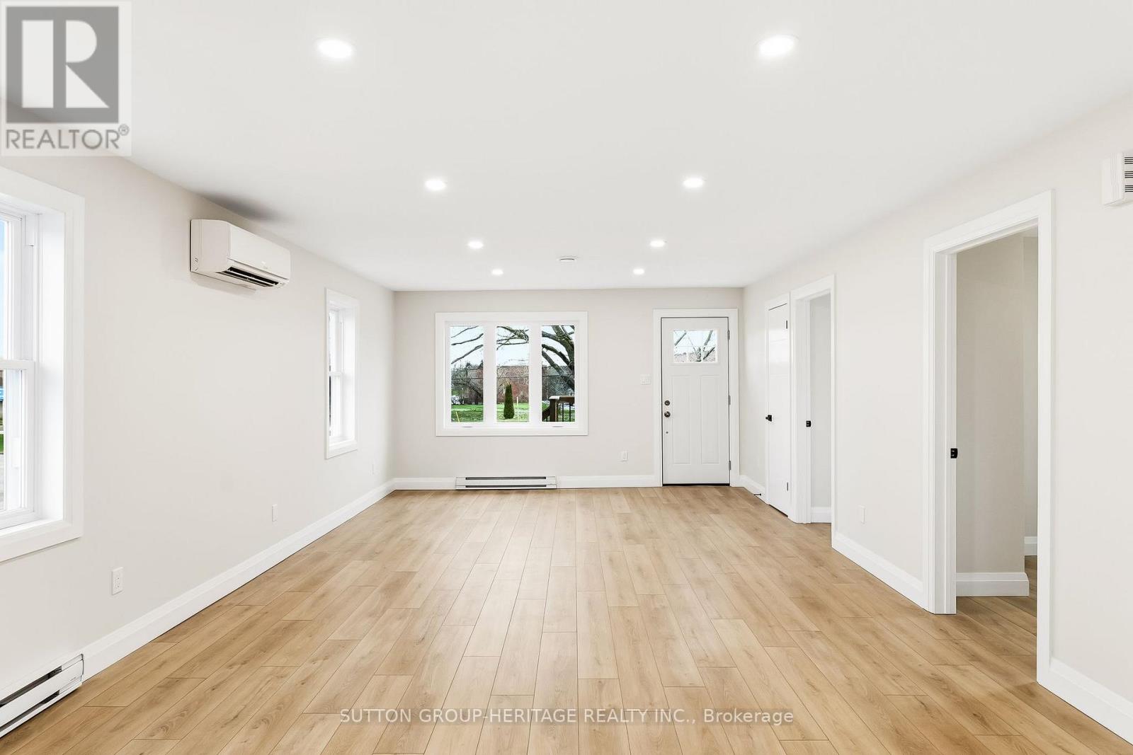 Upper - 164 Dixon Drive, Quinte West, Ontario  K8V 1X2 - Photo 8 - X13047312