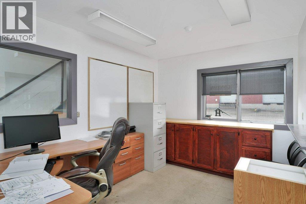 1101 Main Avenue, Sundre, Alberta  T0M 1X0 - Photo 14 - A2217210