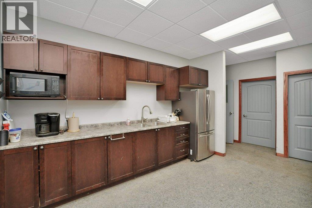 1101 Main Avenue, Sundre, Alberta  T0M 1X0 - Photo 17 - A2217210