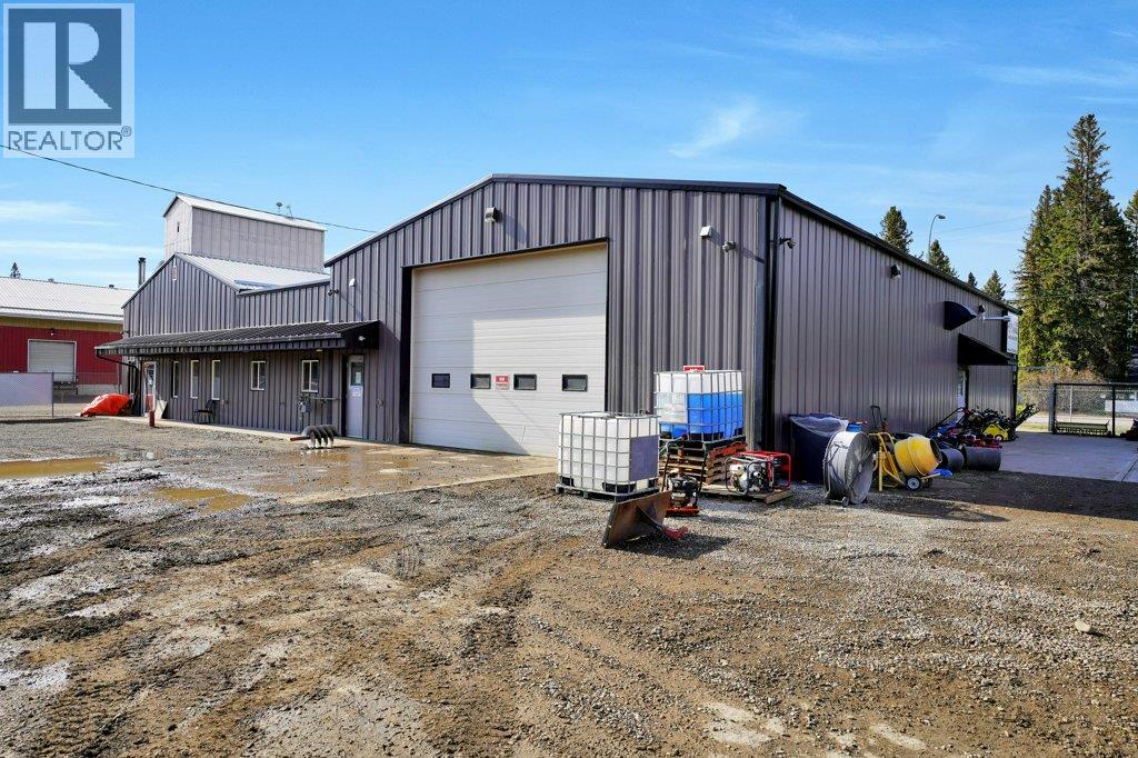 1101 Main Avenue, Sundre, Alberta  T0M 1X0 - Photo 31 - A2217210