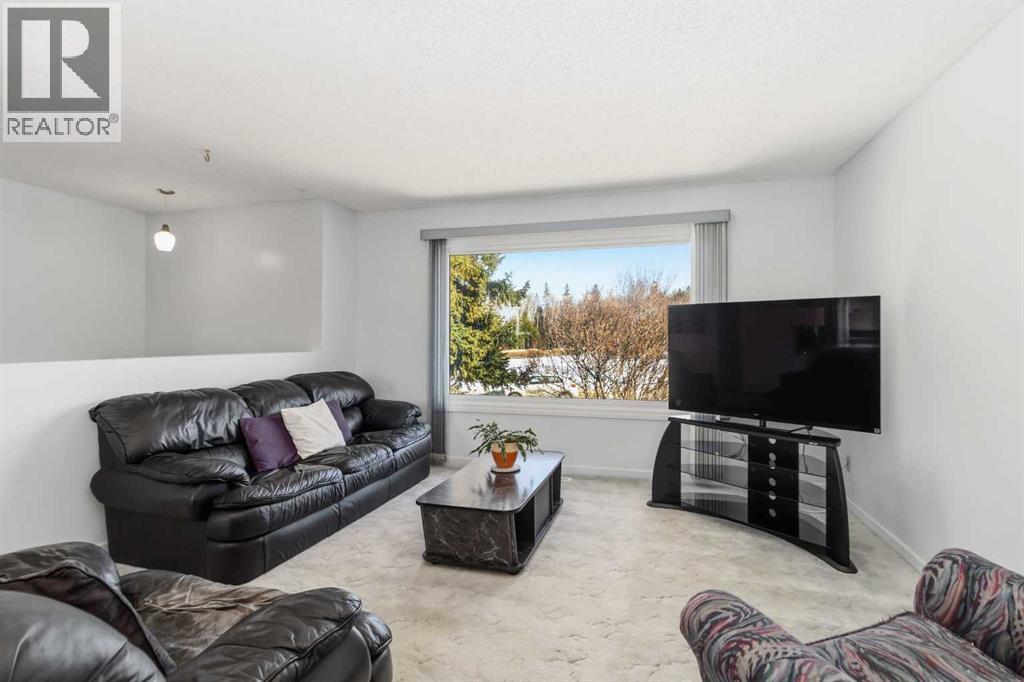 104 Siesta Garden, Fort Mcmurray, Alberta  T9H 2Z2 - Photo 5 - A2302722