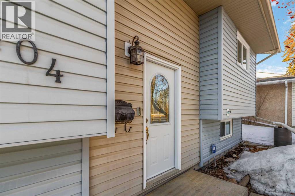 104 Siesta Garden, Fort Mcmurray, Alberta  T9H 2Z2 - Photo 35 - A2302722