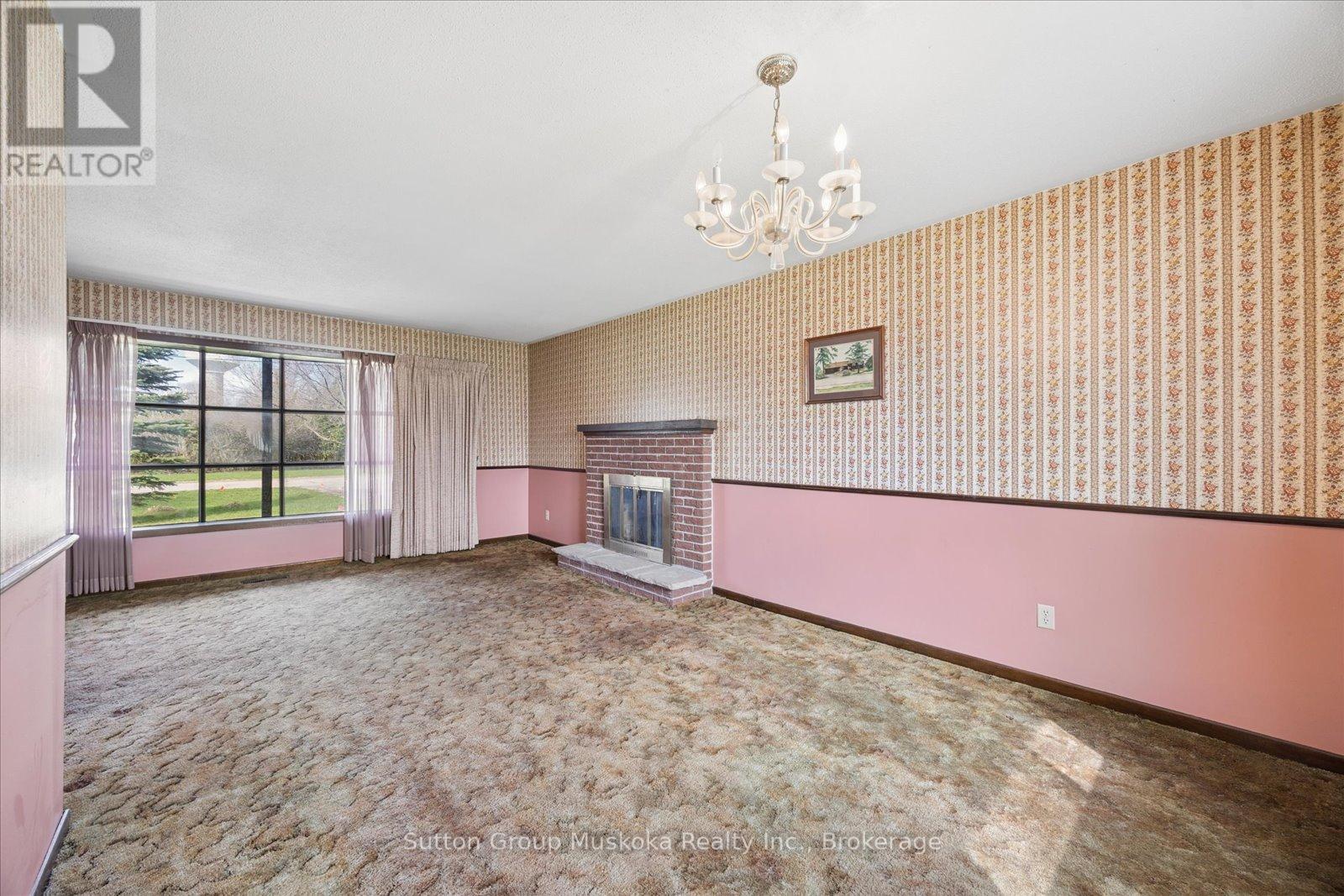 18893 Centre Street, East Gwillimbury, Ontario  L0G 1M0 - Photo 5 - N13047356