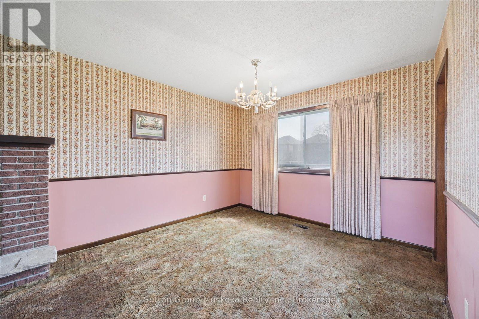 18893 Centre Street, East Gwillimbury, Ontario  L0G 1M0 - Photo 6 - N13047356